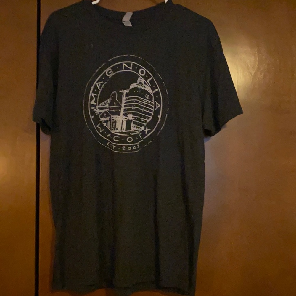 Magnolia Tee